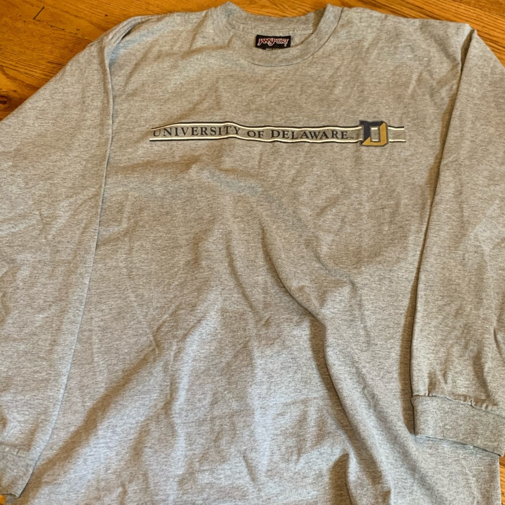 MOVING SALE -Vtg Jansport University of Del long sleeve -BUNDLES/OFFERS ACCEPTED